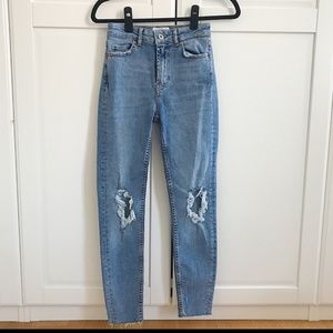 High busted ripped knee distressed jeans